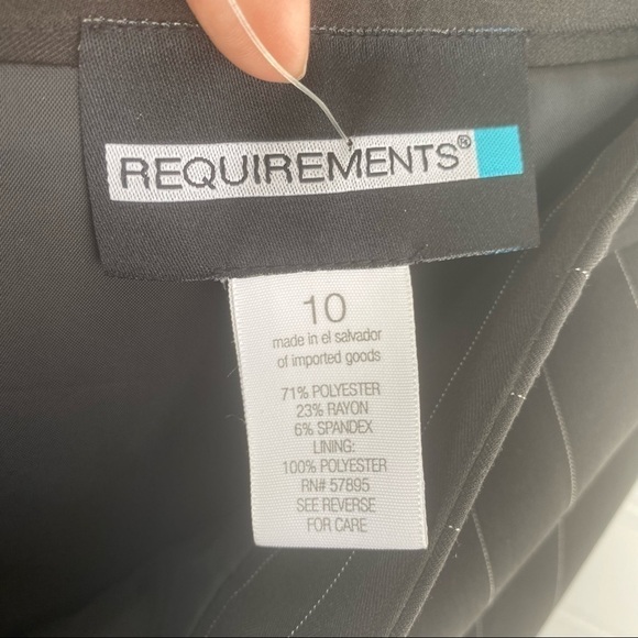 Pinstripe pleated skirt Size 10 NEW - Picture 4 of 10